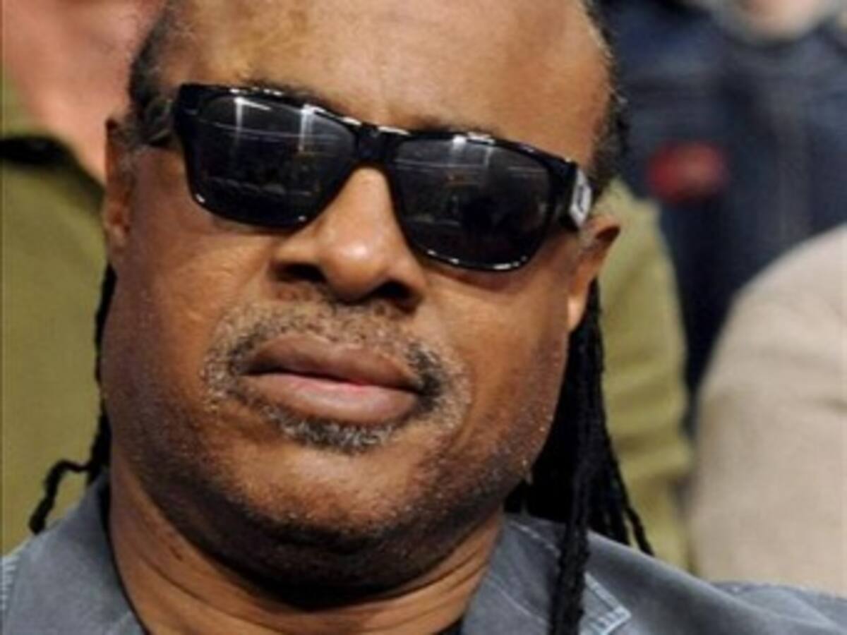 El legendario cantante Stevie Wonder dice “te quiero” a Colombia