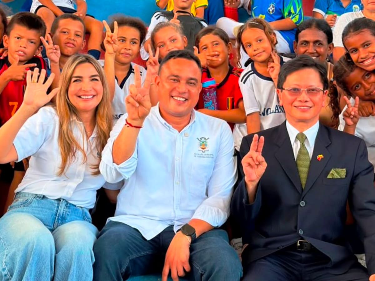 Entregaron computadores en escuelas rurales de Bolívar para reducir brecha digital