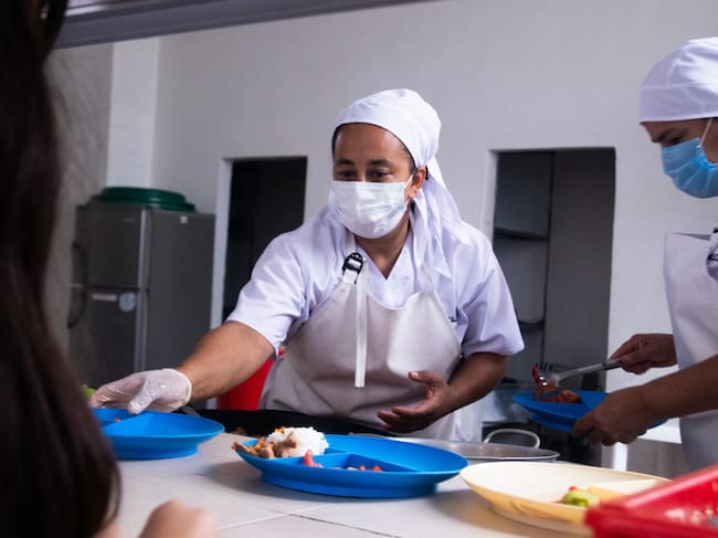 Manipuladoras del PAE en un restaurante escolar. Foto: Unidad de Prensa Alcaldía de Manizales.