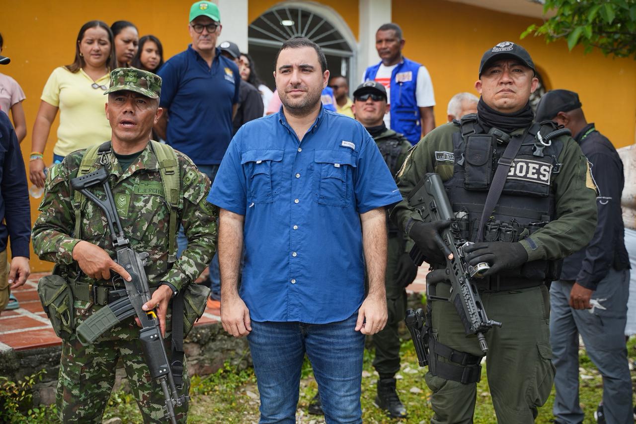 Gobernador de Bolívar supervisa seguridad en municipios y vías en el puente festivo