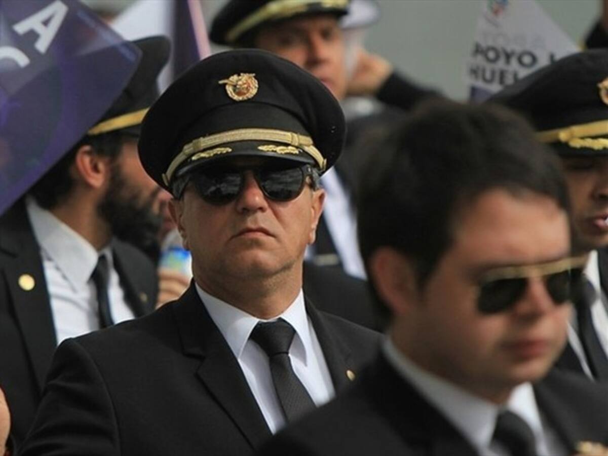 Aerocivil recibe apoyo por decisión que permite a Avianca contratar pilotos extranjeros