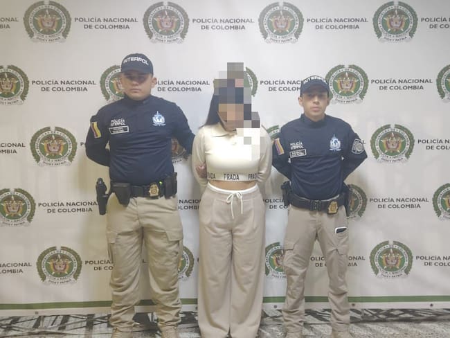 Líder de red internacional de estafas inmobiliarias capturada en Medellín. Foto: Alcaldía de Medellín.