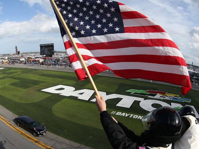 Video: Trump inauguró Daytona 500 con una vuelta en ‘La Bestia’