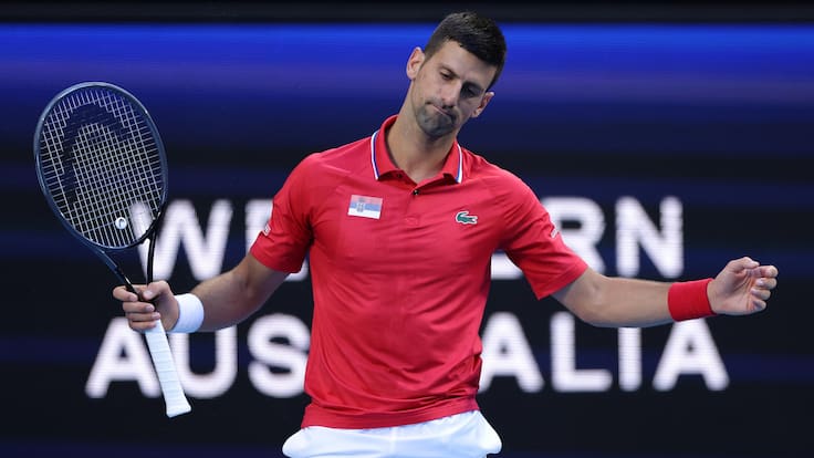 Perth (Australia), 03/01/2024.- Novak Djokovic of Serbia reacts during his match against Alex De Minaur of Australia during their quarterfinal match of the 2024 United Cup at RAC Arena in Perth, Australia, 03 January 2024. (Tenis) EFE/EPA/RICHARD WAINWRIGHT AUSTRALIA AND NEW ZEALAND OUT