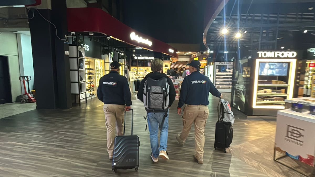 Desde Medellín expulsaron a ciudadano estadounidense prófugo de la justicia de su país