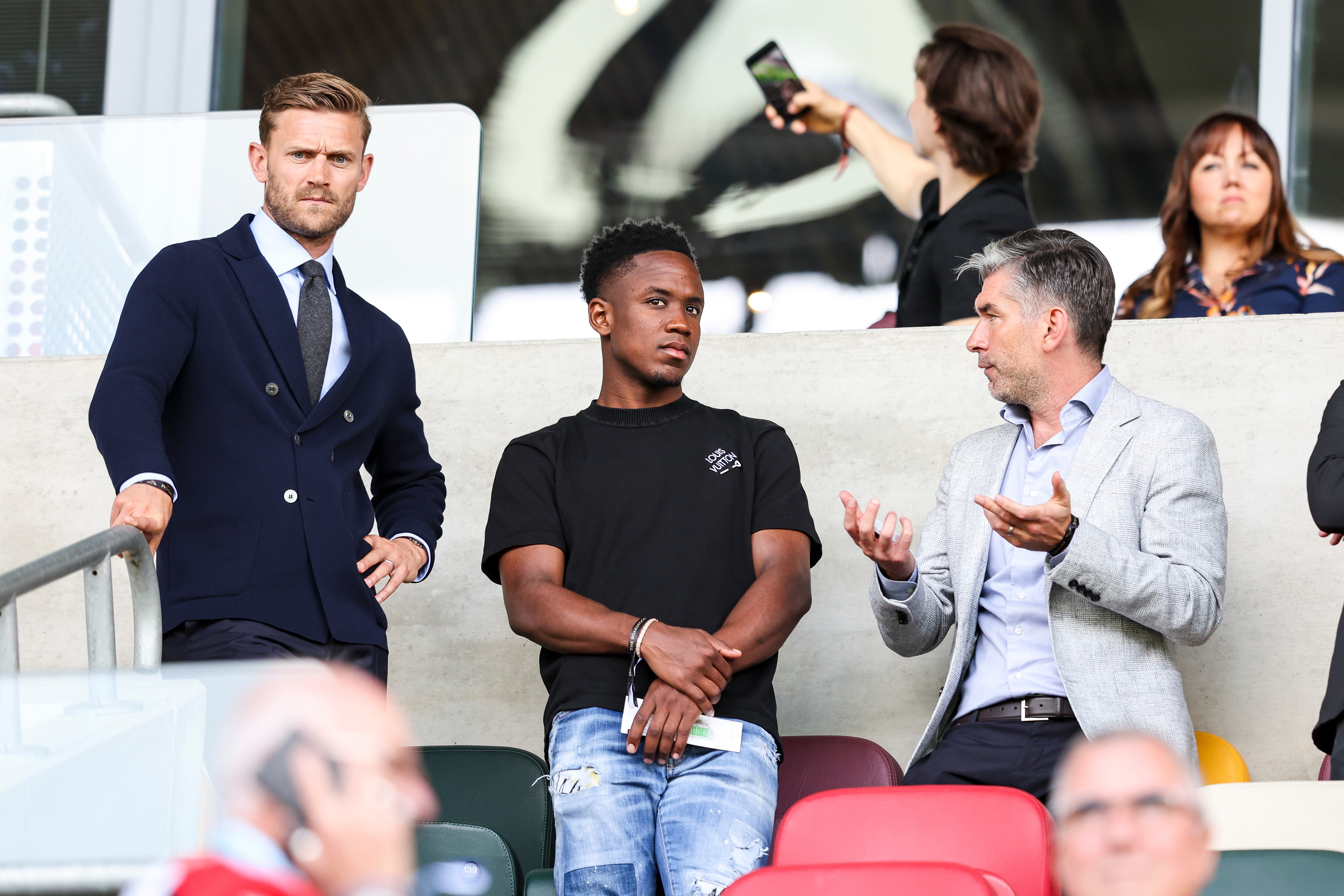 Luis Sinisterra asistió al partido de su neuvo equipo, antes de marcharse a la Selección Colombia. (Photo by Robin Jones - AFC Bournemouth/AFC Bournemouth via Getty Images)