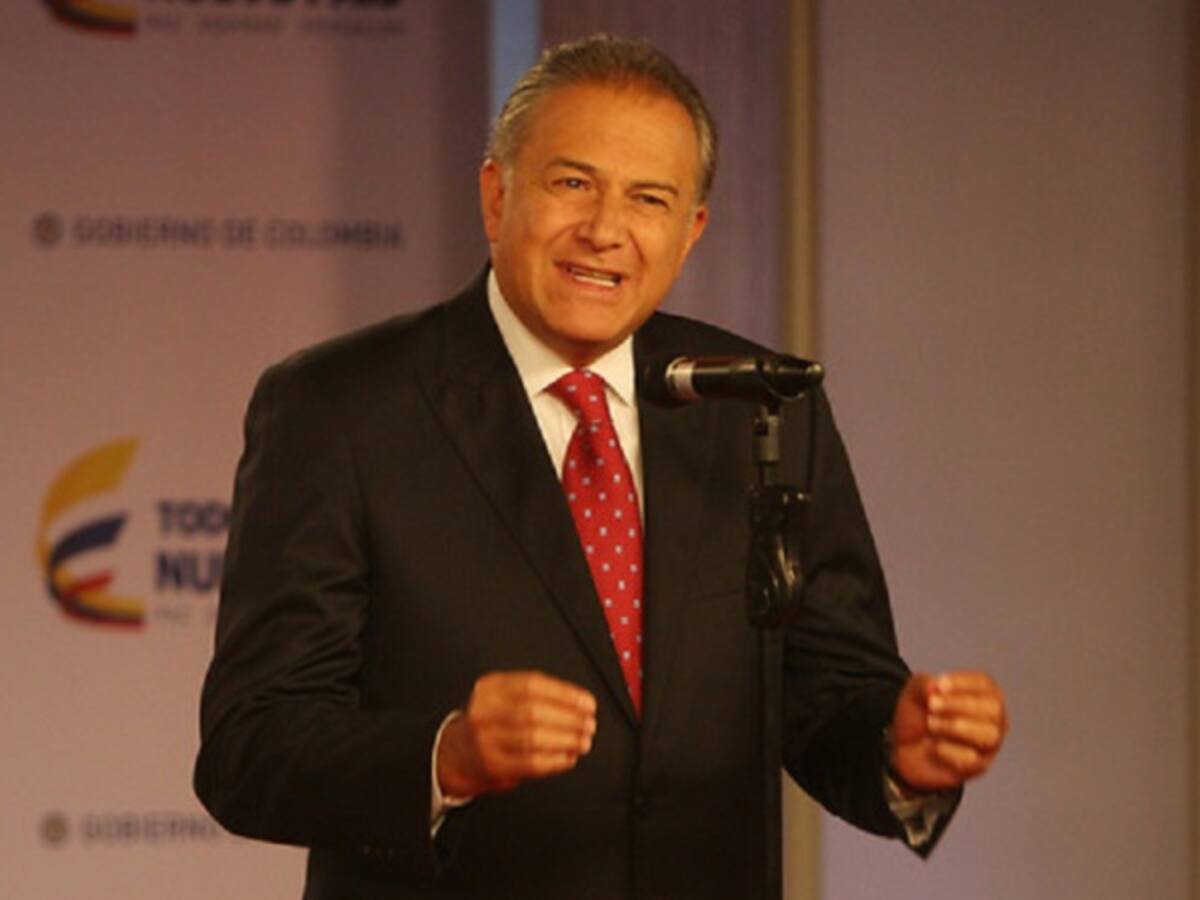 Óscar Naranjo niega que las Fuerzas Militares se acaben si se firma el acuerdo de paz