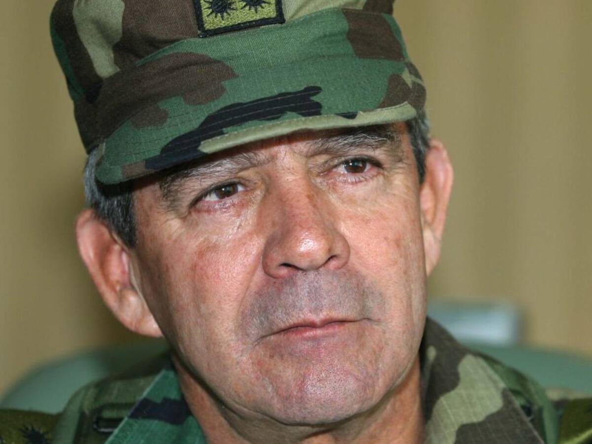 Piden a JEP la expulsión de los militares Mario Montoya y Hernán Mejía
