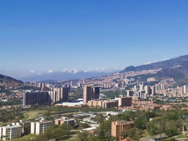Lluvias mejoran calidad del aire en Medellín