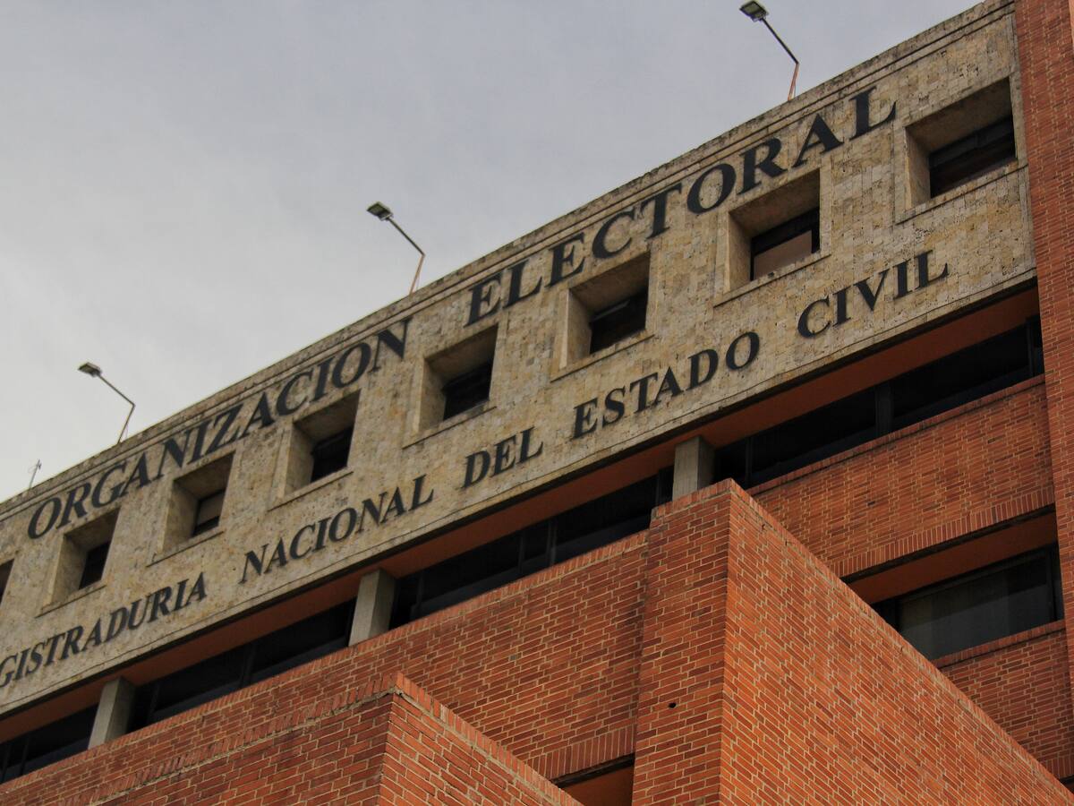 Suspenden pruebas de los 37 candidatos a Registrador Nacional por fallas en el sistema