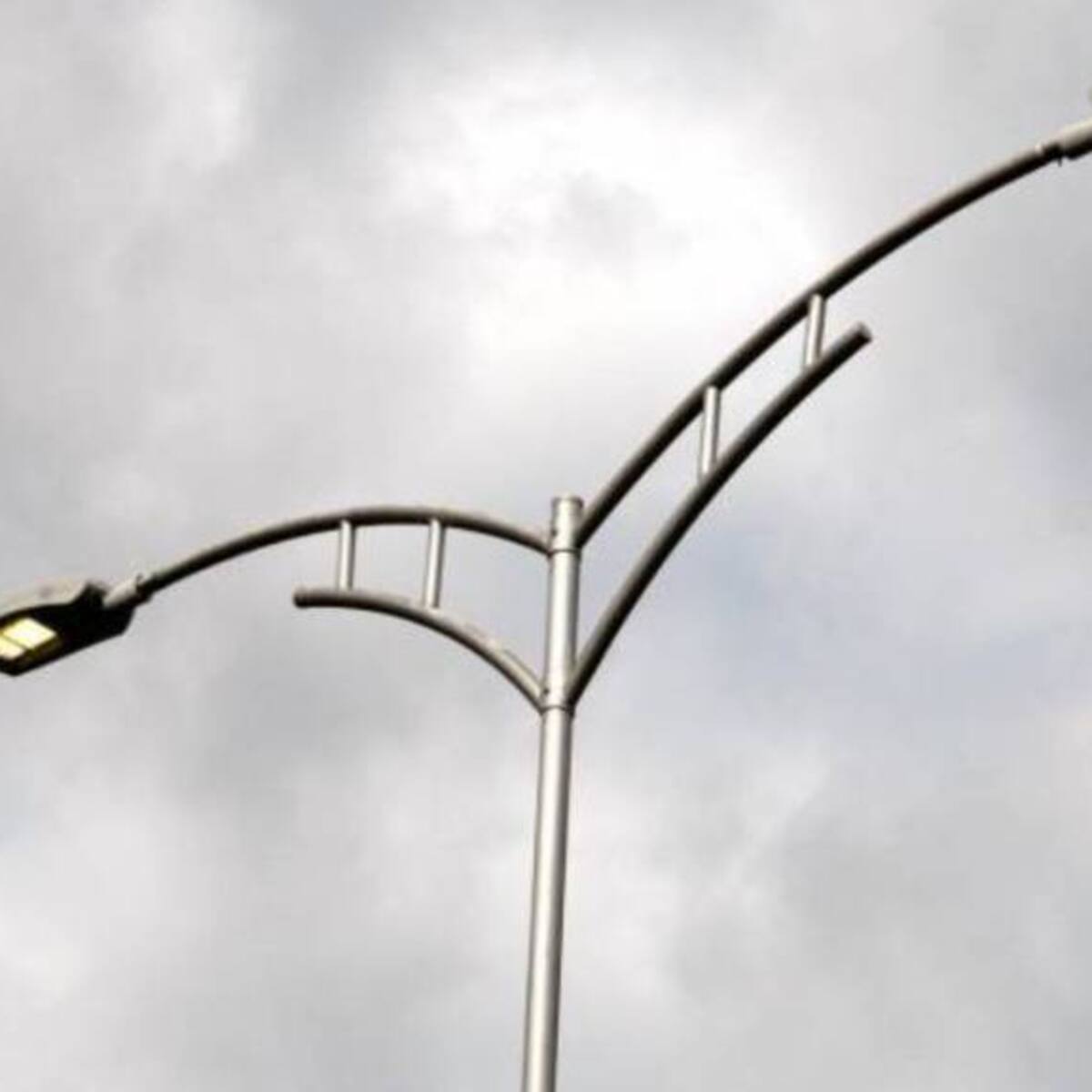 Habitantes de El Plumón, en Pereira, denuncian falta de luminarias en su cancha deportiva