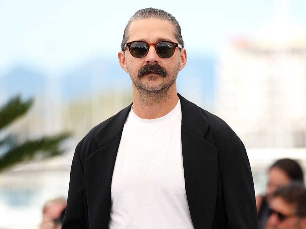 El actor Shia LaBeouf sale de la cárcel tras ser arrestado por pelear en un bar en Nueva Orleans
