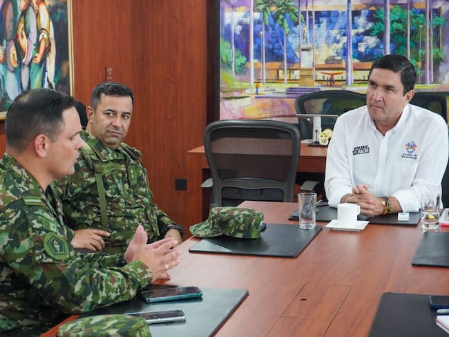 Alcalde de Bucaramanga se reunió con comandante militares