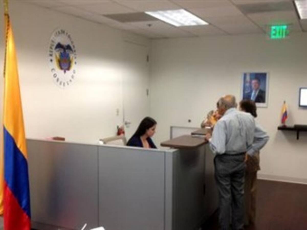 Comienza reapertura y operación parcial de consulados colombianos tras paso de "Sandy"