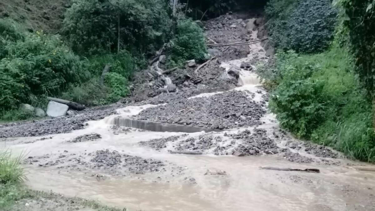Continúan los trabajos para restablecer el tránsito en el oriente de Caldas