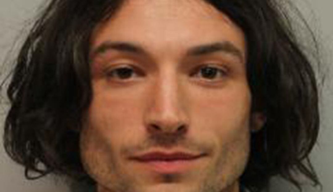 Arrestan por segunda vez al actor Ezhar Miller por una agresión