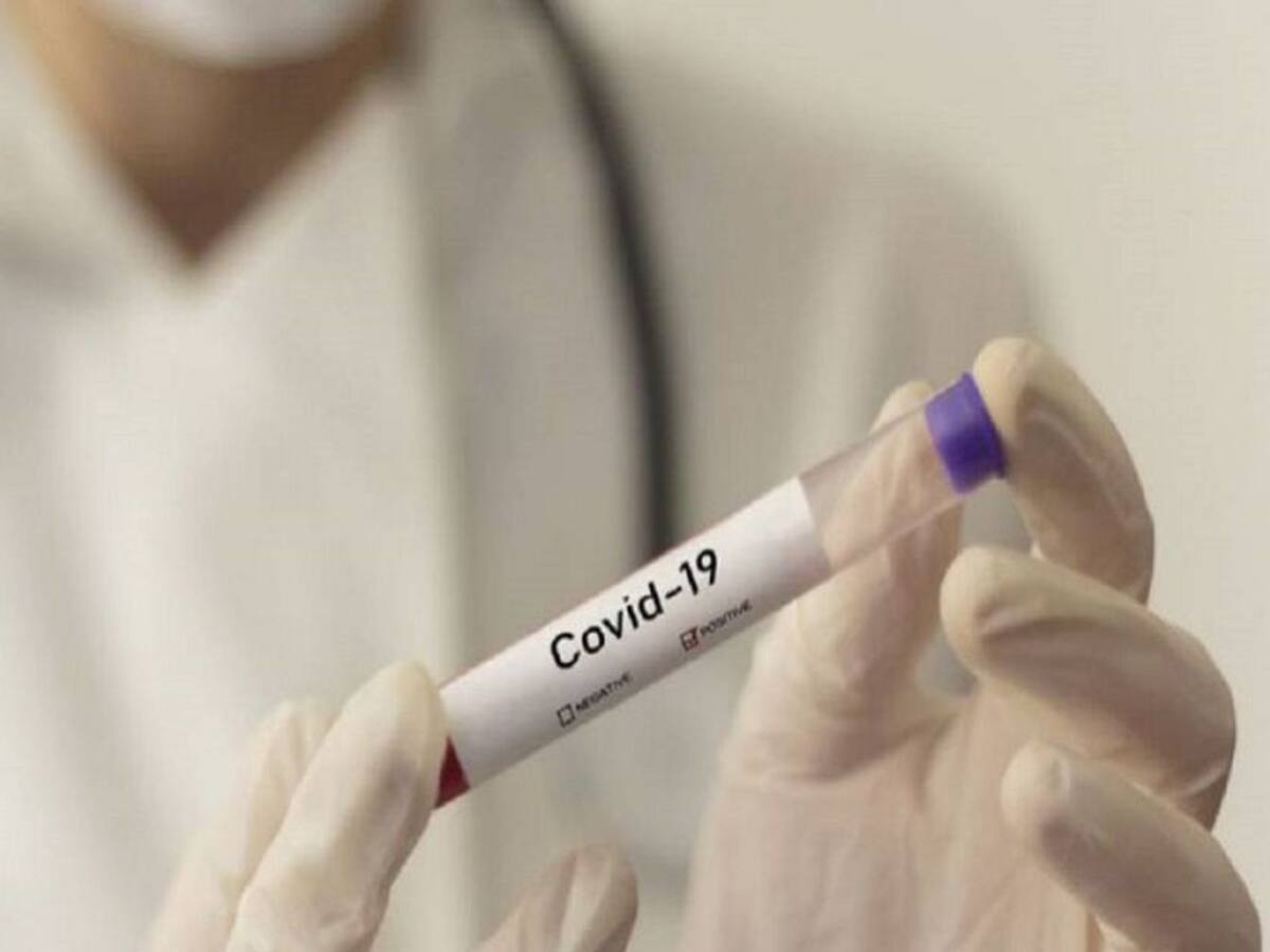 Investigan muerte de adulto mayor con COVID-19 que esperaba una ambulancia