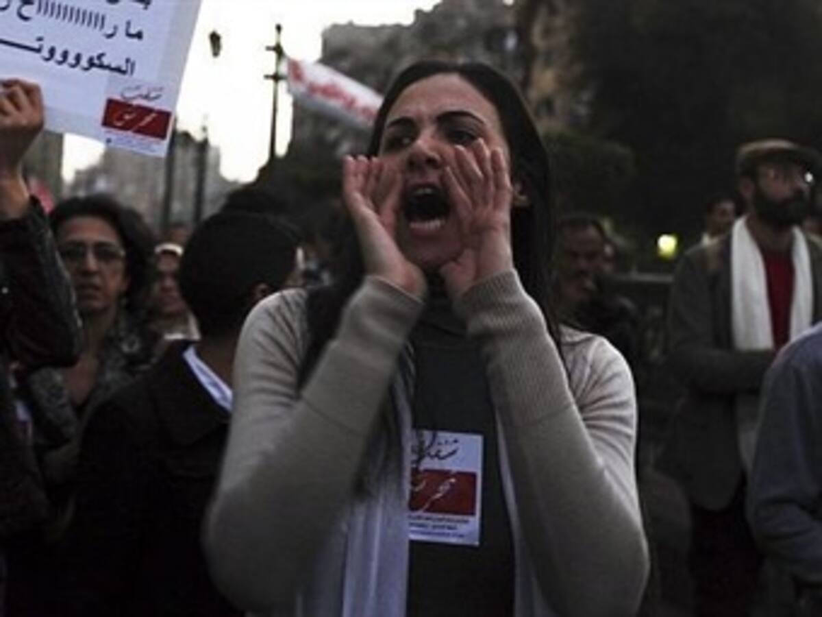 Un predicador egipcio dice que las mujeres acuden a Tahrir para ser violadas