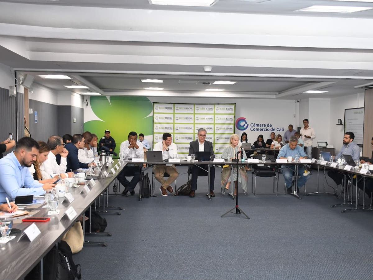 Concretan agenda de 13 prioridades estratégicas y de reconstrucción para el Valle por el terremoto