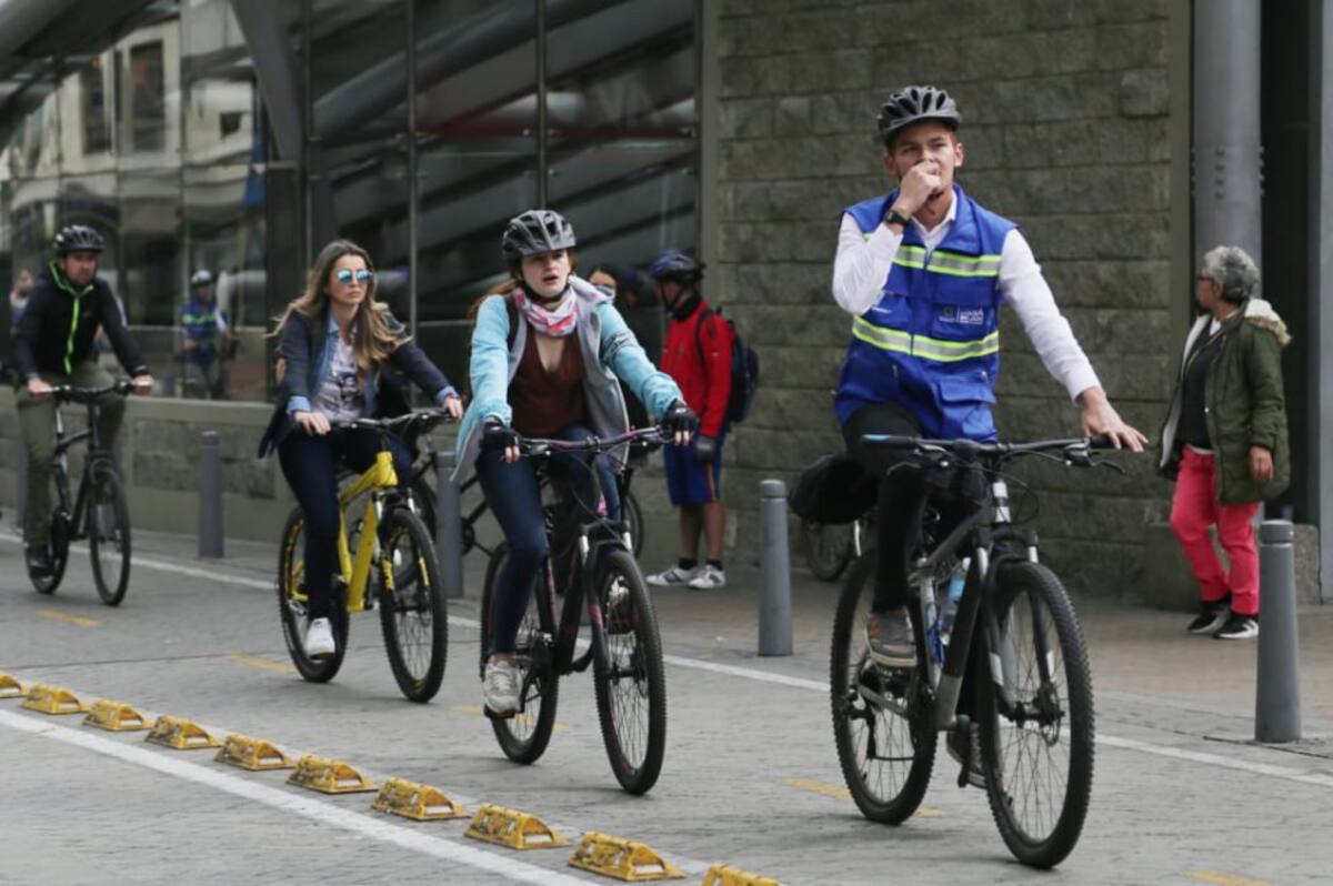 Los ciudadanos salen con sus ciclas, para disfrutar del ambiente que hoy se vive