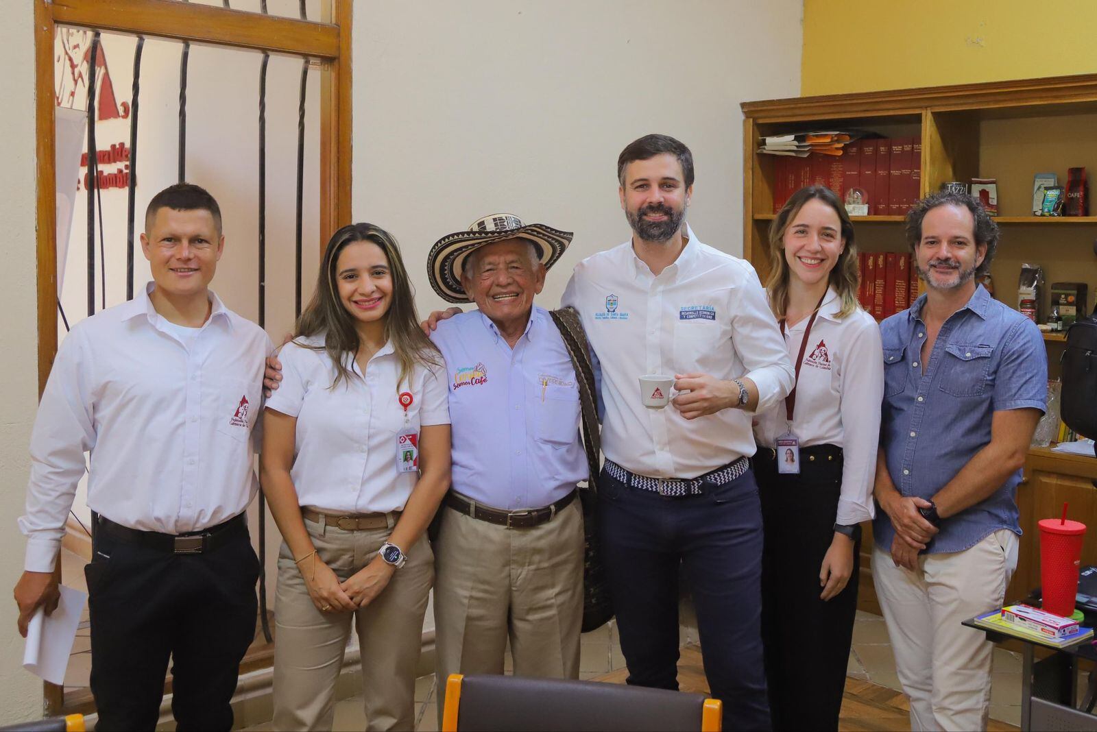 Gremio cafetero y autoridades del Magdalena unen esfuerzos para sacar adelante la cosecha cafetera