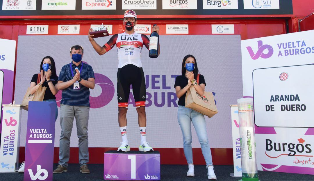 Juan Sebastián Molano festeja su segunda victoria en la presente edición de la carrera.