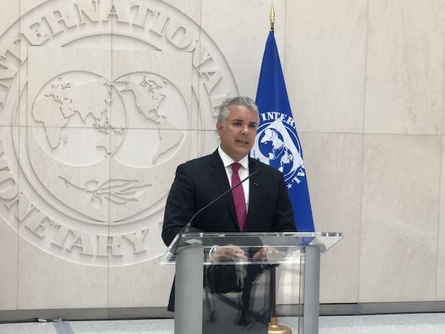 Retomar relaciones con Maduro valida violar el derecho internacional: Duque