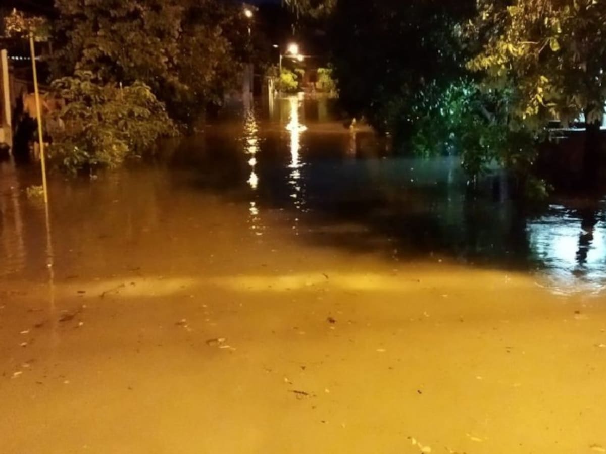 Más de 300 personas afectadas por inundaciones en Puerto Berrío
