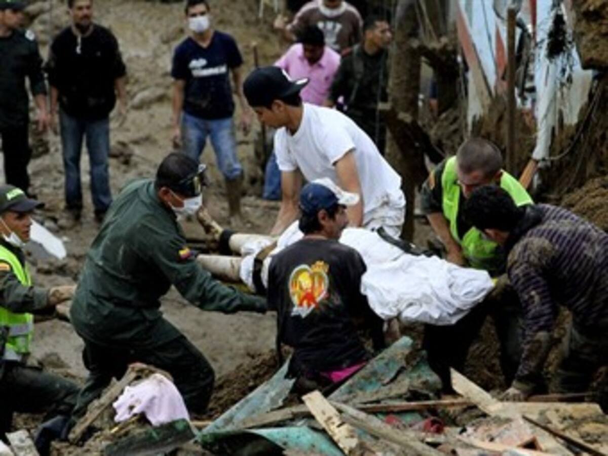 Han sido recuperados 48 cuerpos del alud que sepultó varias casas del barrio Cervantes en Manizales