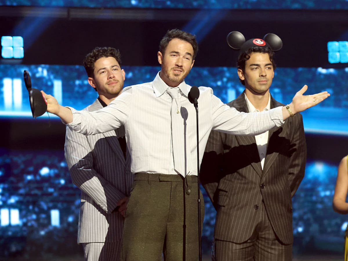 Jonas Brothers estrenan ‘Listen When Sad’ ‘Escucha cuando estés triste’ y anuncian su lanzamiento