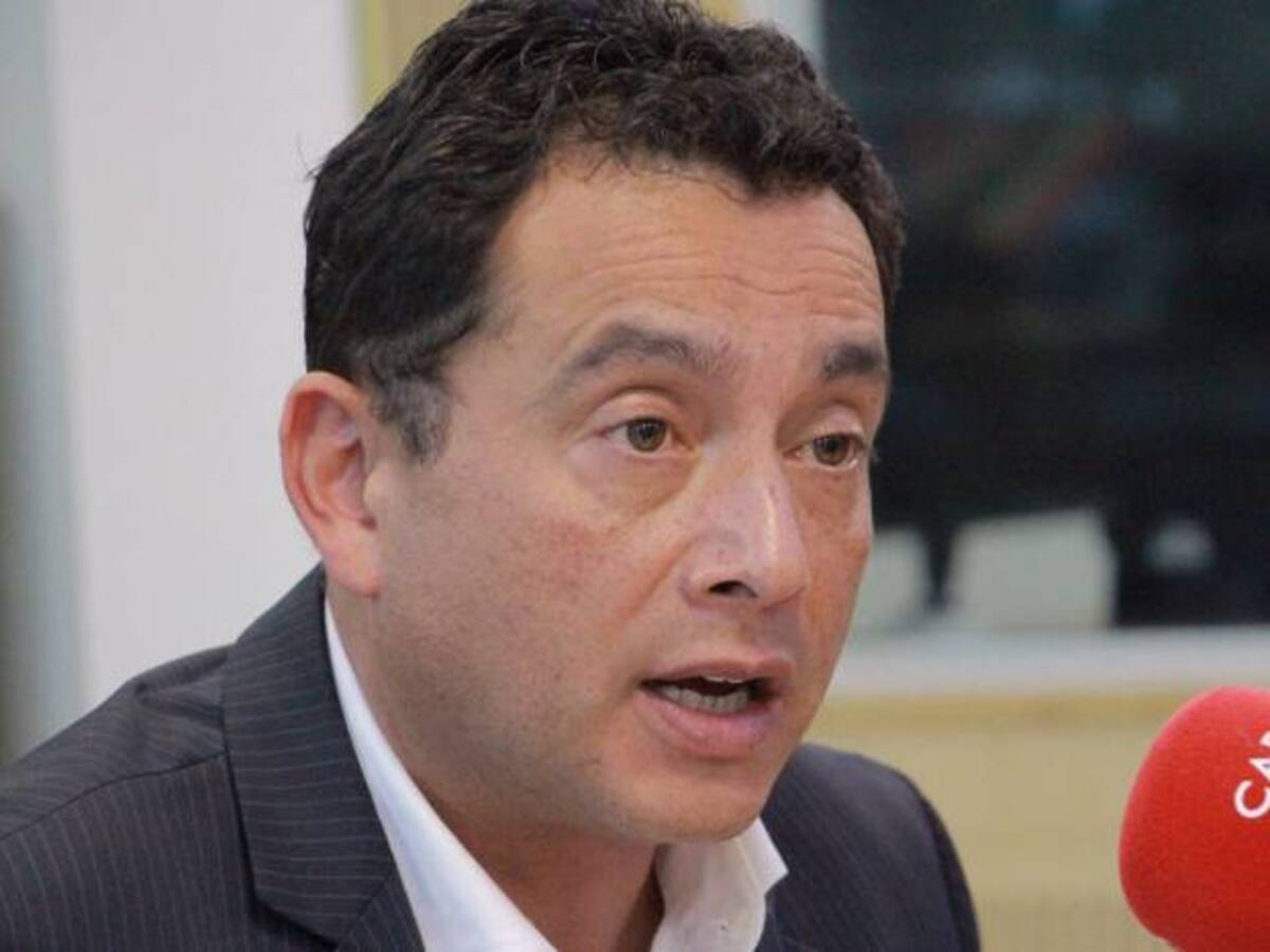 El Gobierno debería concentrarse primero en los consensos: Libreros