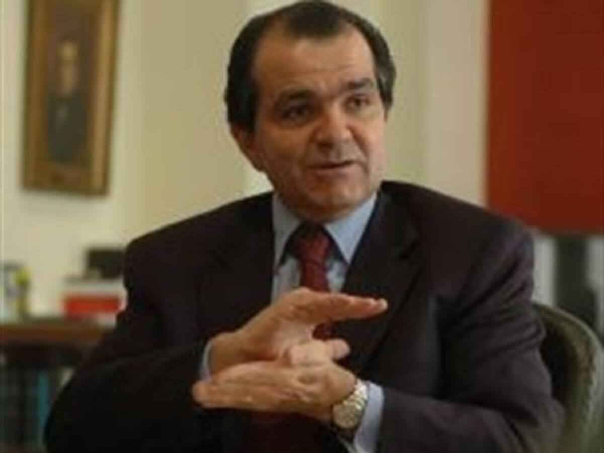 El gobierno recortaría inversión social si referendos no se hacen el mismo día