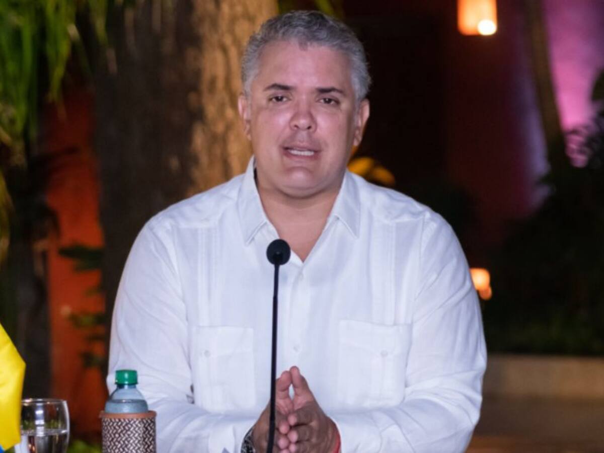 Vacunación con jeringas vacías se debe investigar: Duque