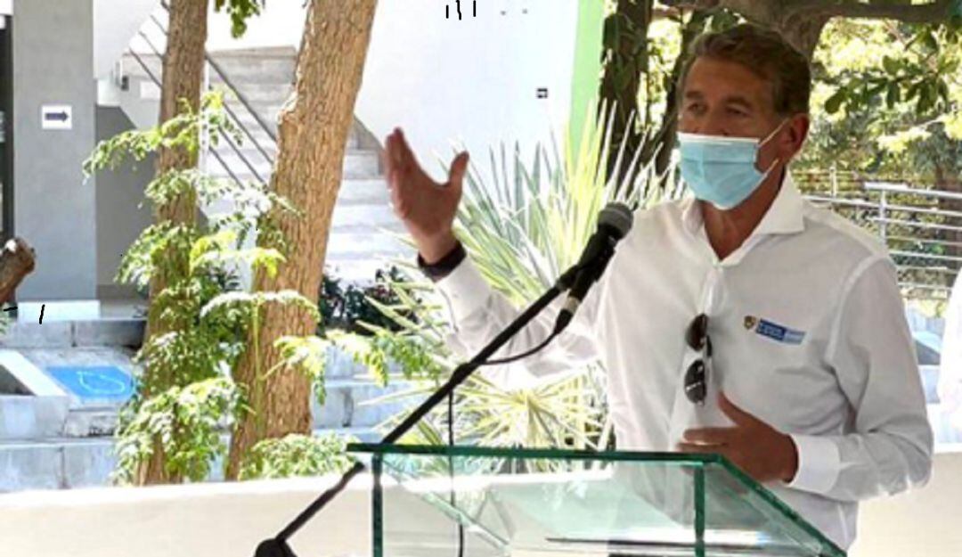 Ministro de Trabajo pide capacitar en ingles