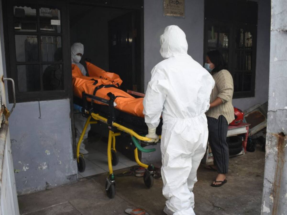 Muertes globales por COVID aumentaron en 3% tras nueve semanas de descensos