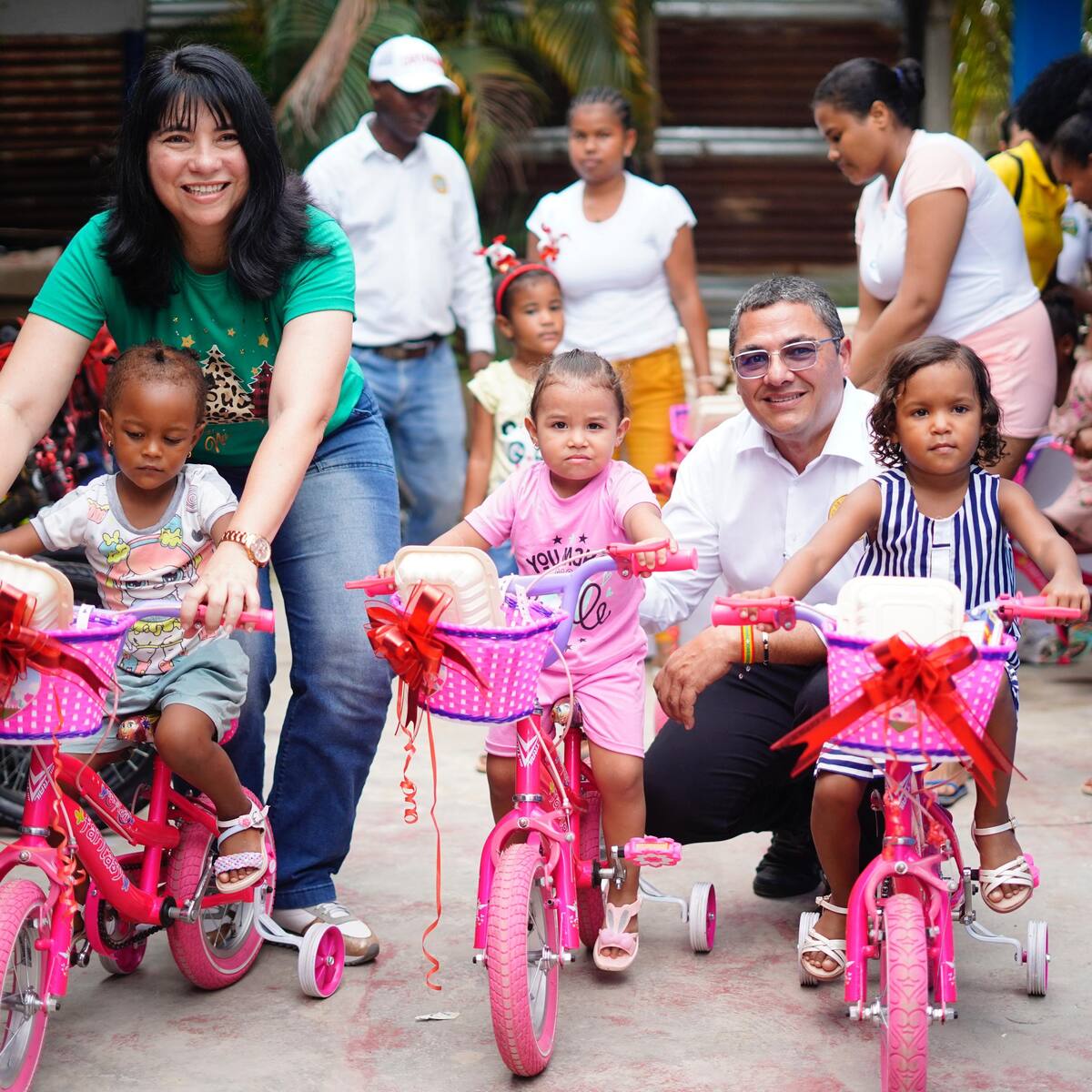 Gestora social de Cartagena entregó 100 bicicletas en el barrio Villa Hermosa