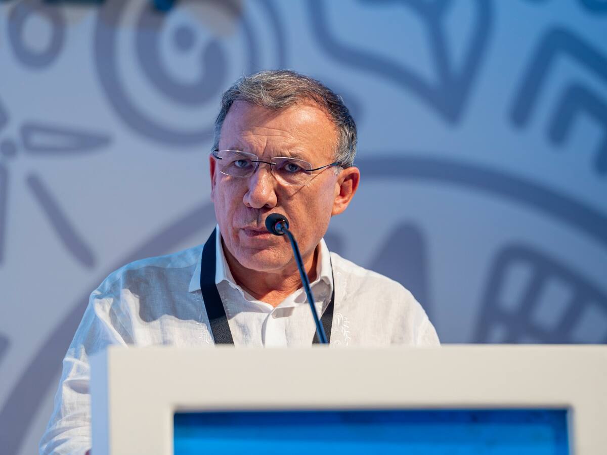 Roy Barreras, embajador en Reino Unido, denuncia campaña de desprestigio en redes sociales