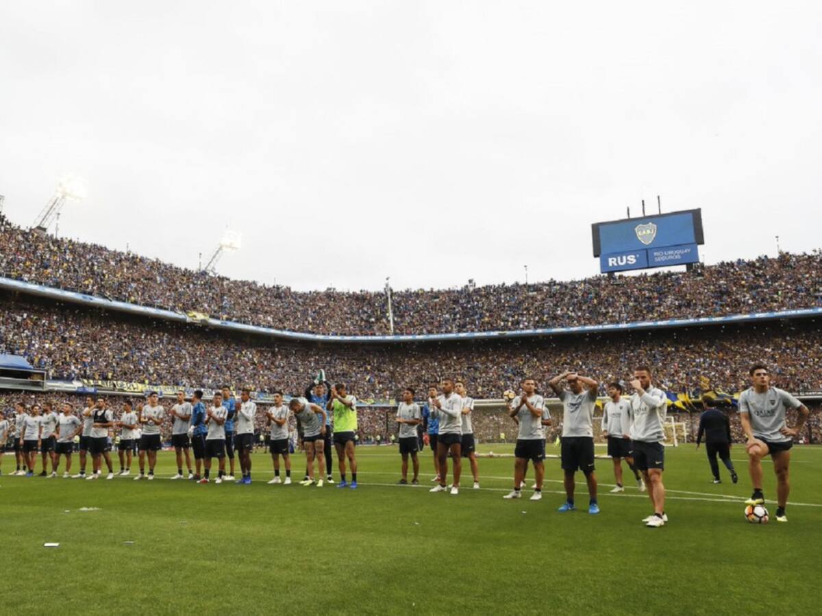 Hinchas de Boca llenaron La Bombonera para ver entrenamiento del equipo