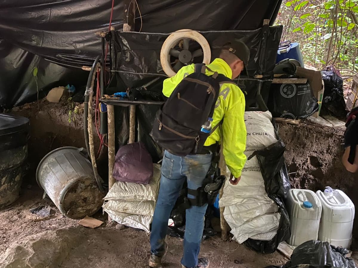 Autoridades destruyeron laboratorio de cocaina en San Cayetano
