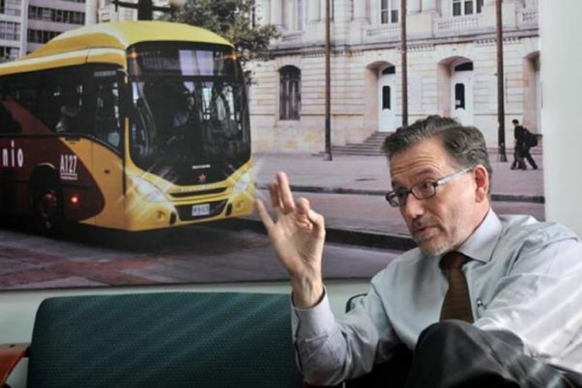 Gerente  Transmilenio, Carlos García