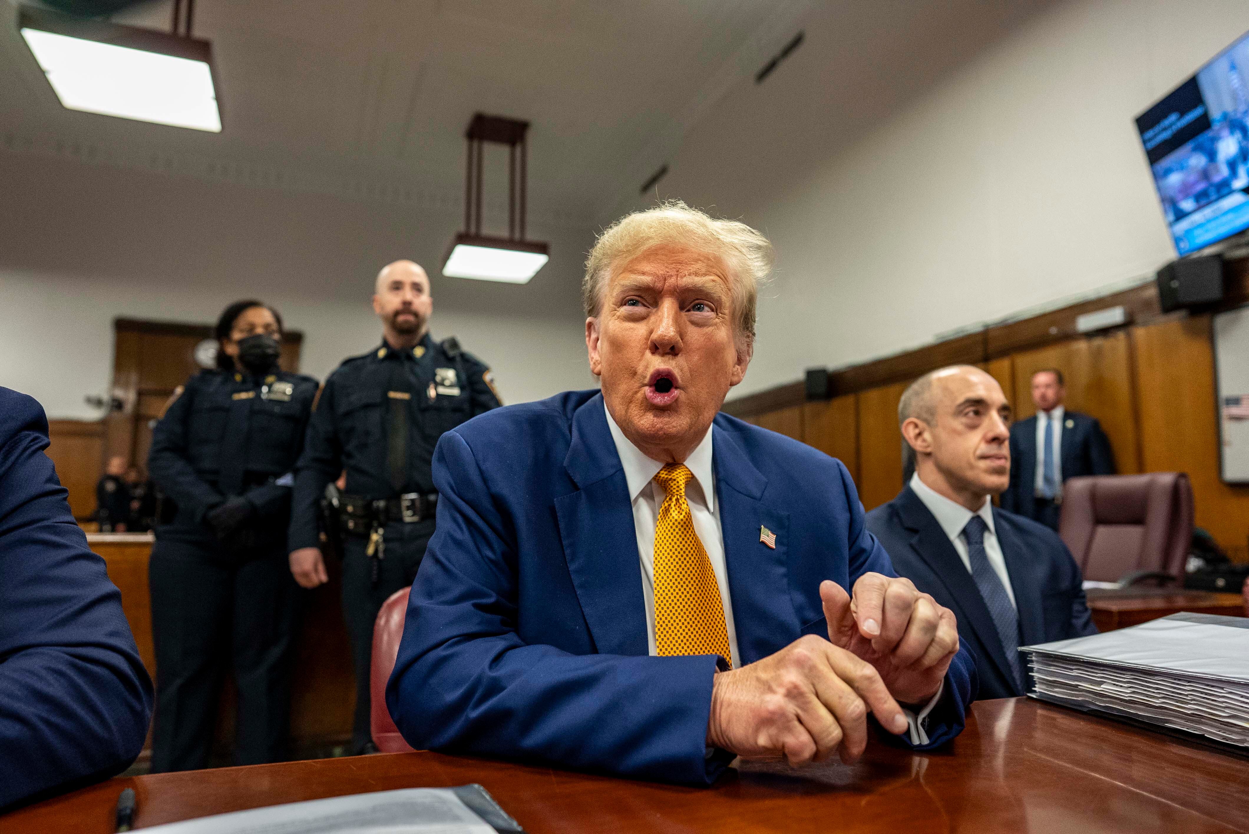 New York (United States), 02/05/2024.- Former President Donald Trump sits inside courthouse at Manhattan Criminal Court in New York, USA, 02 May 2024. Trump is facing 34 felony counts of falsifying business records related to payments made to adult film star Stormy Daniels during his 2016 presidential campaign. (tormenta, Nueva York) EFE/EPA/MARK PETERSON / POOL