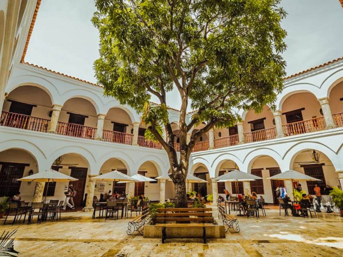 Academia de Bellas Artes de Bolívar celebró 131 años
