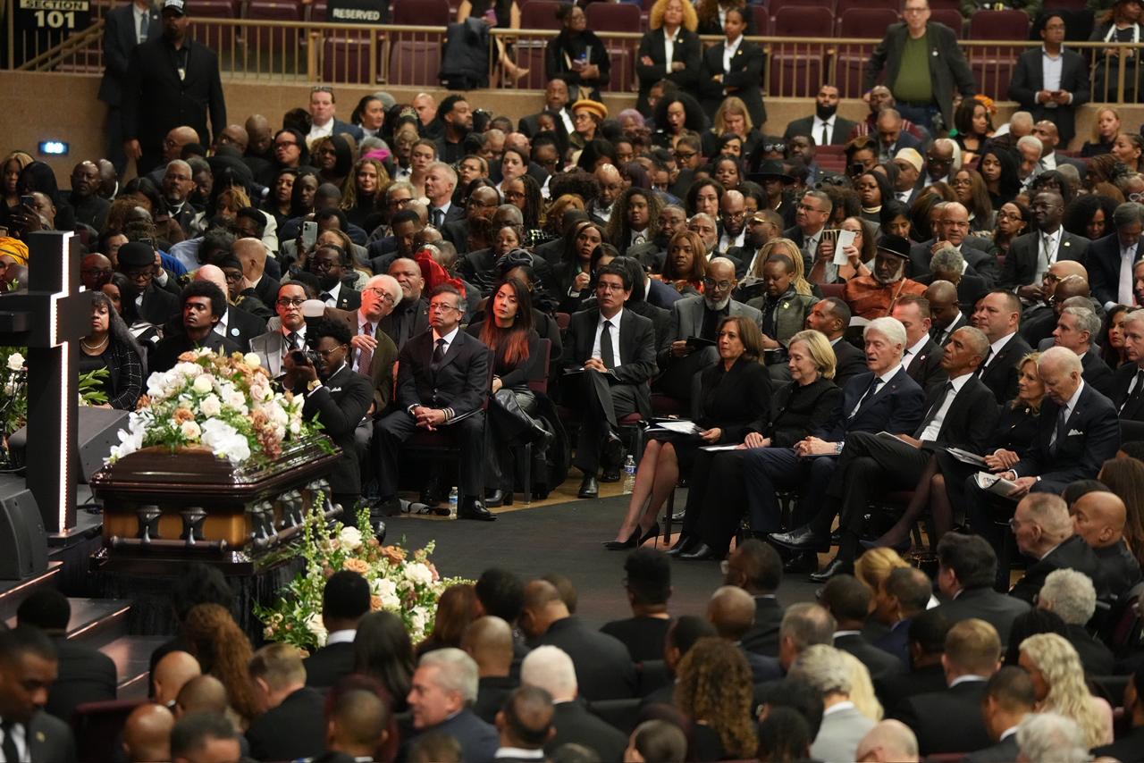 El presidente Gustavo Petro se reunió con Bill Clinton, Barack Obama, Joe Biden y Kamala Harris en Chicago.