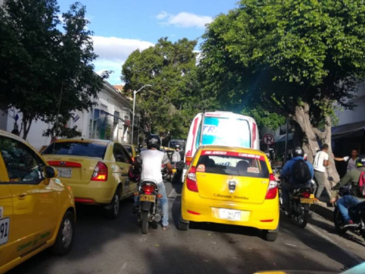 Transporte público no tendrá pico y placa en jornada comercial