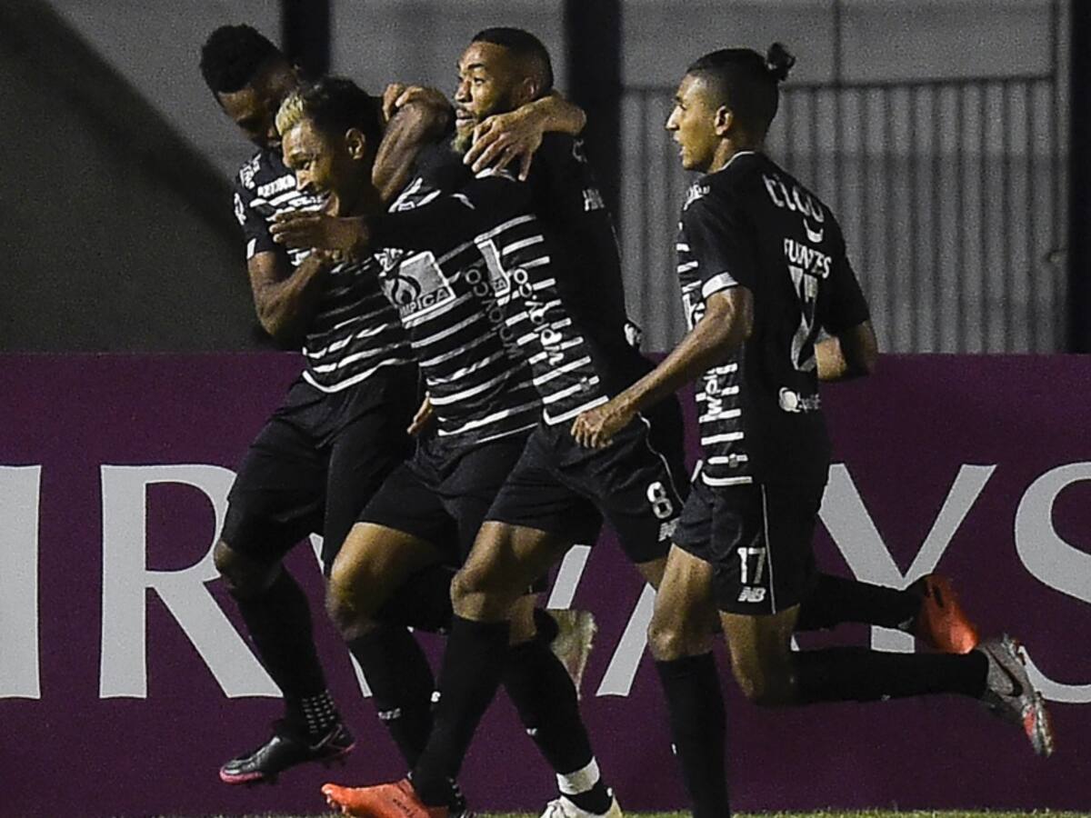 Junior logró una agónica y justa victoria en territorio uruguayo