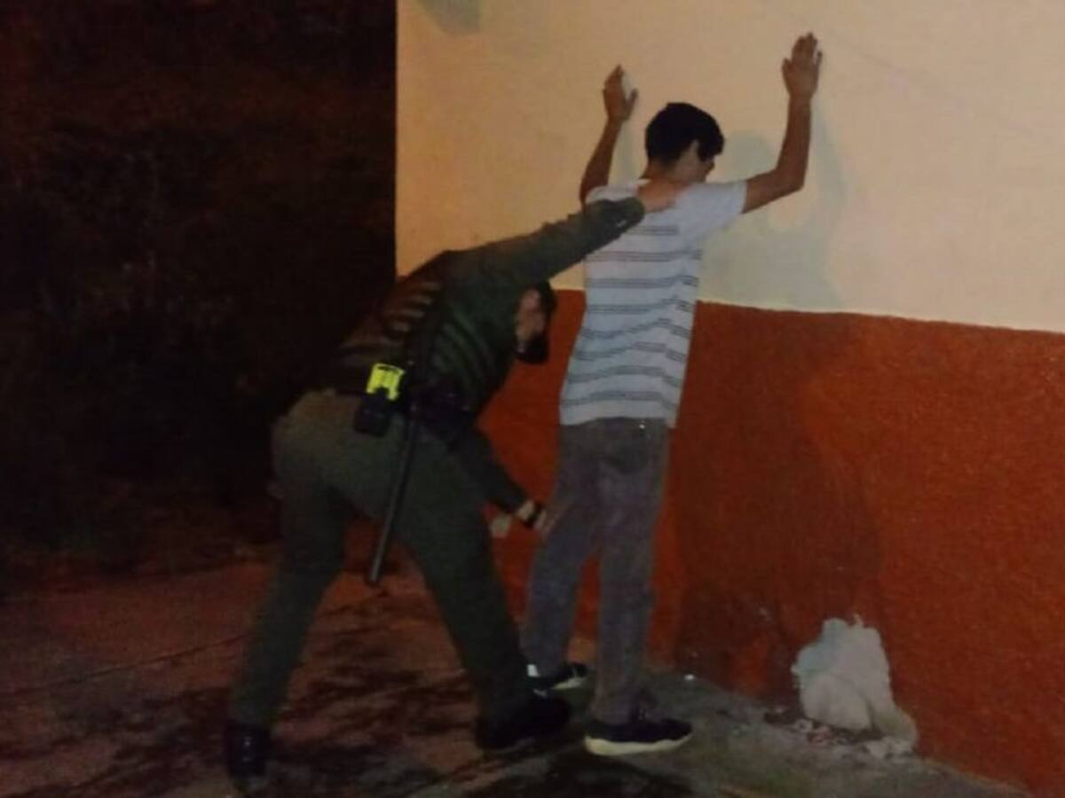 Agredieron a Policías que los encontraron violando la cuarentena