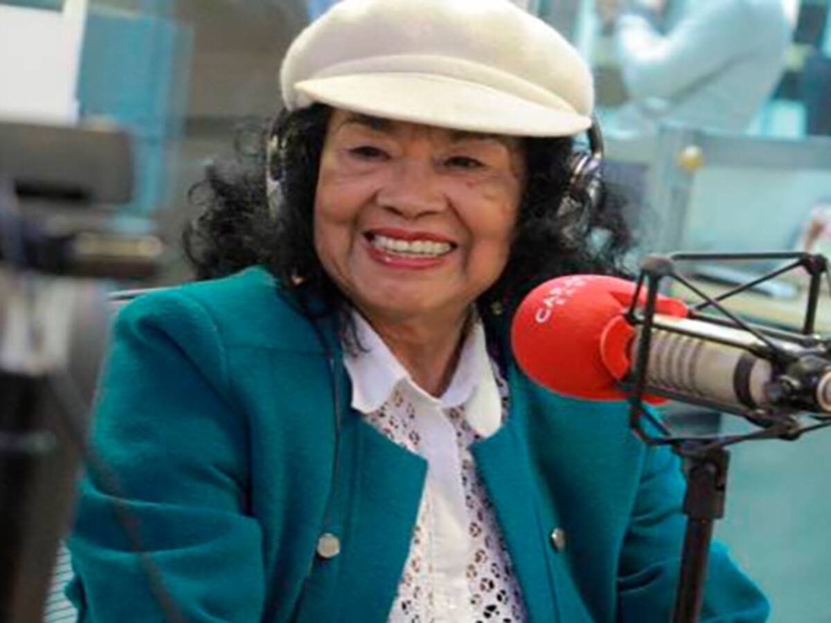 Totó la Momposina saluda a Caracol Radio en sus 70 años