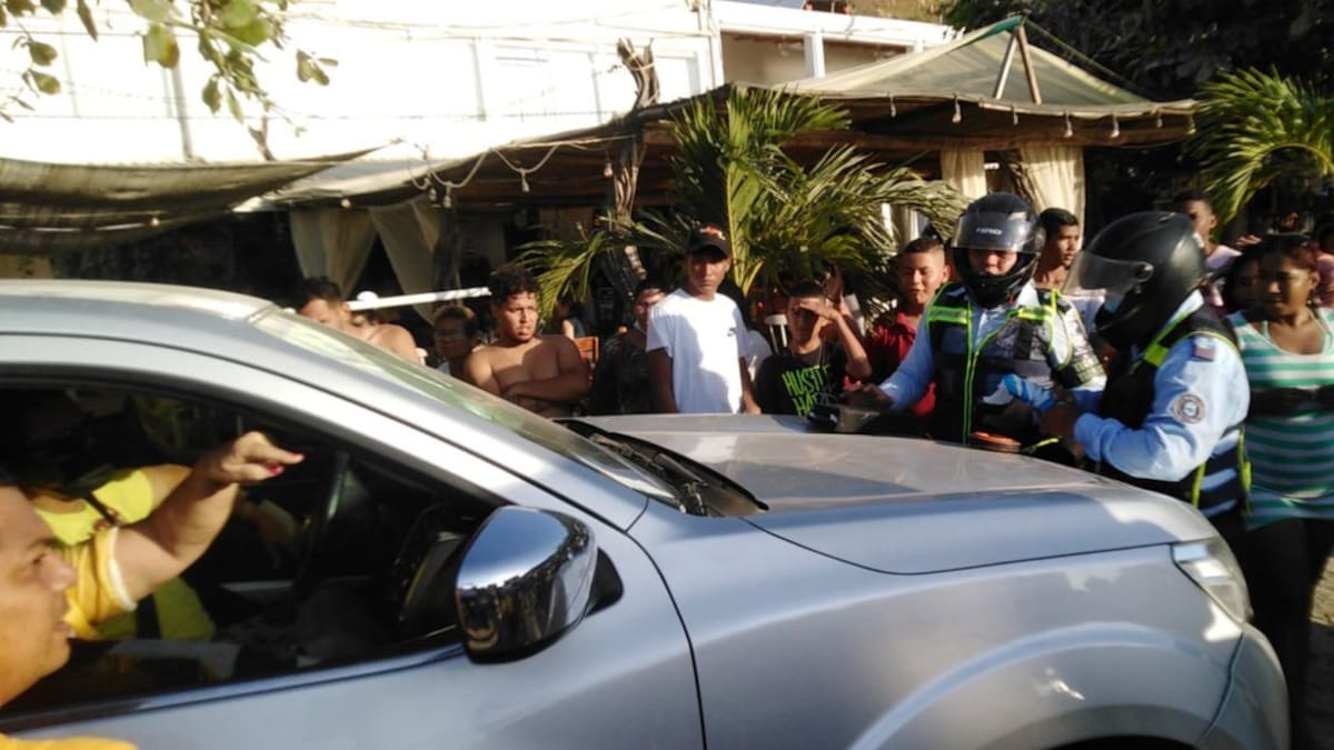 Multas por más de 4 millones registra la camioneta de mamá de Enrique Vives