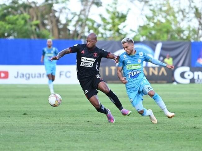 Edwin Velasco (América) y Jaime Díaz (Jaguares) / Colprensa