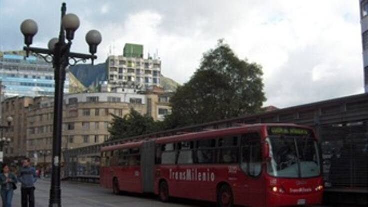 En Bogotá los ciudadanos están 33% satisfechos con Transmilenio mientras en Medellín 100% con el Metro